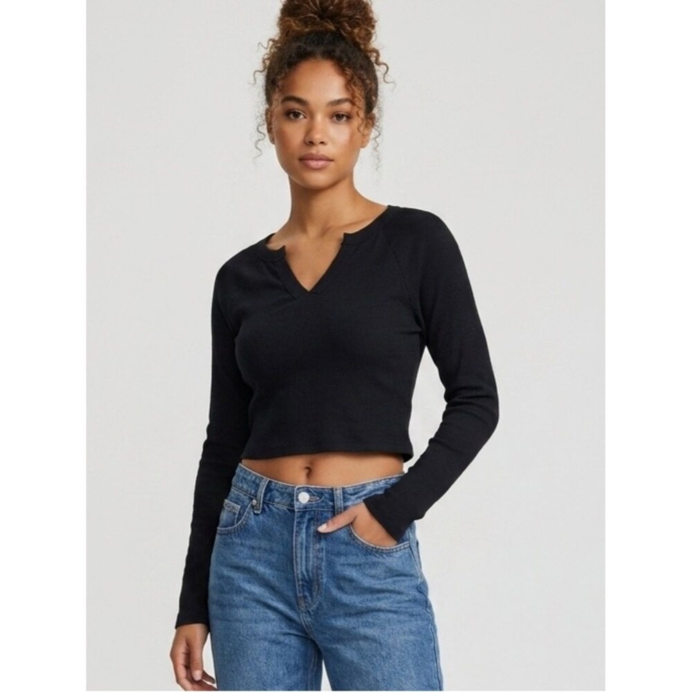 Wild Fable Medium Black Thermal Knit Long Sleeve Notch V-Neck Cropped Top Blouse